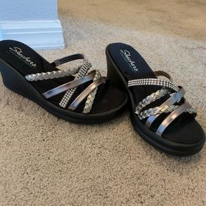 Sketchers sandal with memory foam